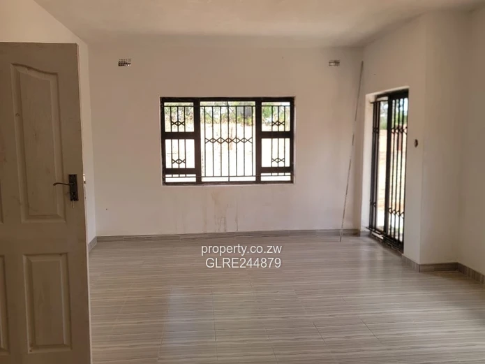 Bright open-plan 4-Bed home with borehole in Philadelphia