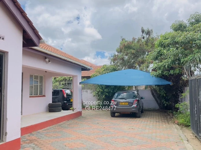 Spacious 4-Bed Walled Home in New Marlborough — Solar & Tank