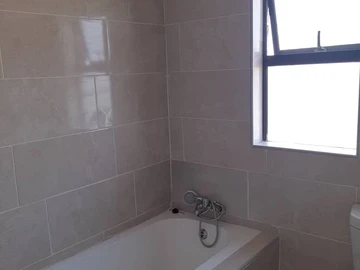 3 Bedroom Flat & Apartment