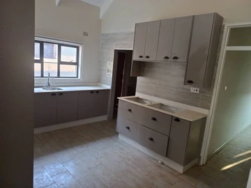 4 Bedroom Flat & Apartment