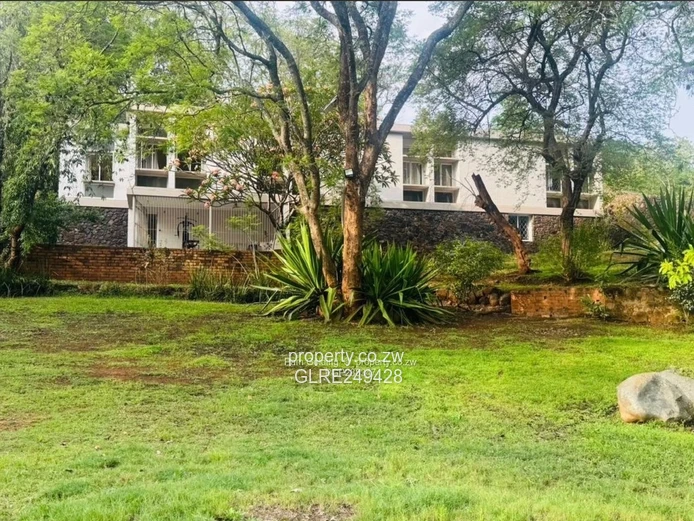 Greystone Park: Modern 4-Bed Home, 4,523m² Grounds & Borehole