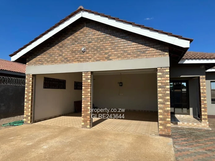 Mabelreign 5-Bed Brick Home — Secure, Borehole & Double Garage