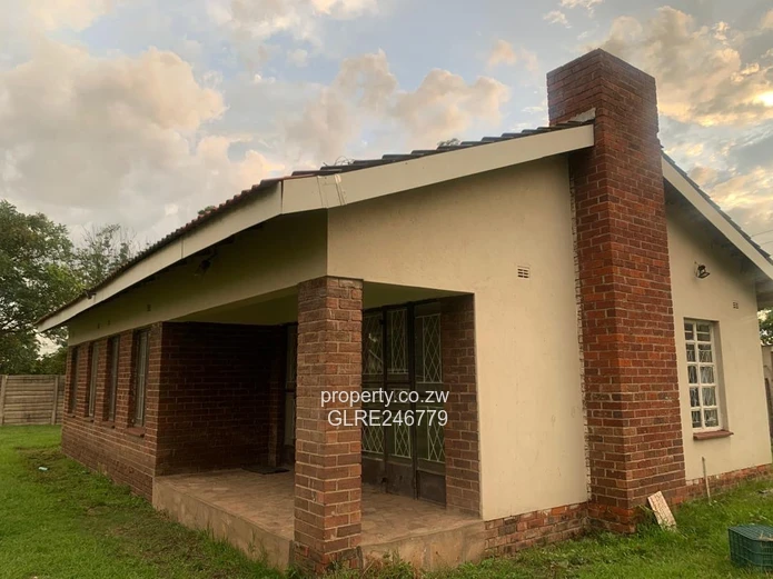 Bluff Hill 3-Bed Cottage ideal for commercial use with, Verandah & Garden