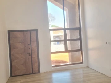 3 Bedroom Flat & Apartment