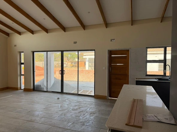 4 Bedroom Flat & Apartment