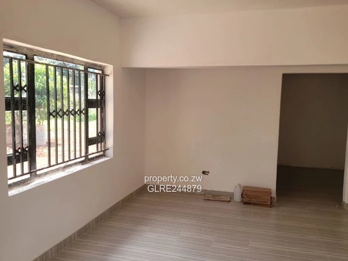 Bright open-plan 4-Bed home with borehole in Philadelphia