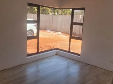 3 Bedroom Flat & Apartment