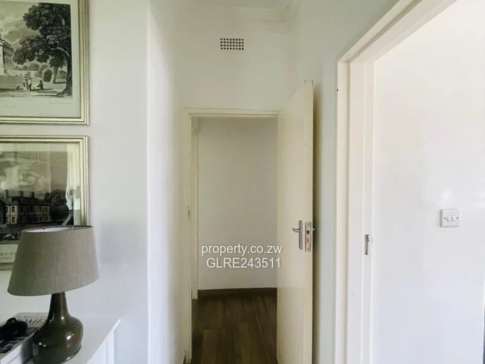 Sunridge 4-Bed Home — Walled Garden, Garage & Verandah