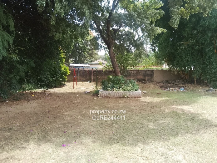 Red-roofed 3-bed Waterfalls Home on 3200m² — Borehole & Veranda