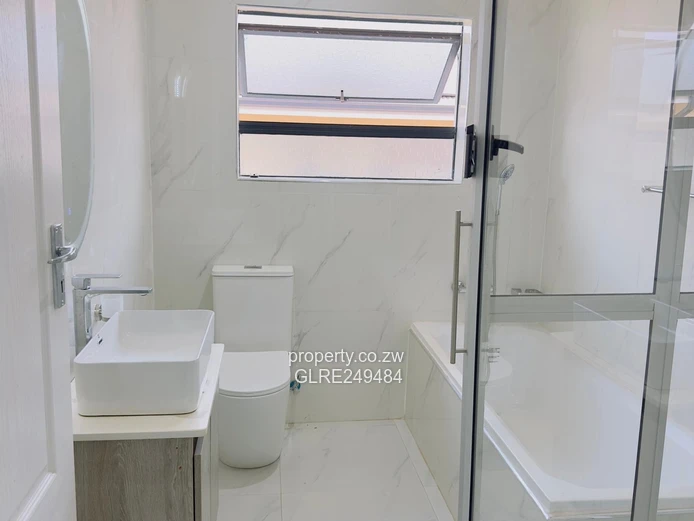 Modern 4-Bed Home in Nyeredzi Ridge - Solar & Borehole