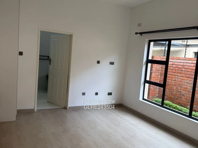 Mount Pleasant 4-Bed: Stone Facade, Pool & Borehole