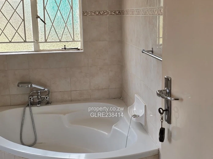 Spacious 5BR Borrowdale home — borehole & double garage