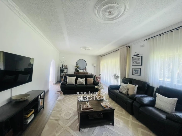 Sunridge 4-Bed Home — Walled Garden, Garage & Verandah