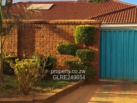 Spacious 5-Bed Home with Borehole in Bloomingdale, Harare West