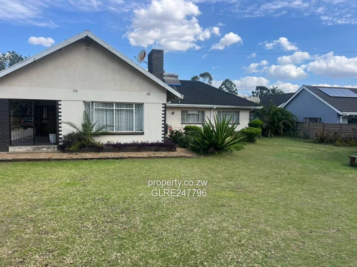 Eastlea 4-Bed Bungalow on 1700m² with Borehole & Lawn