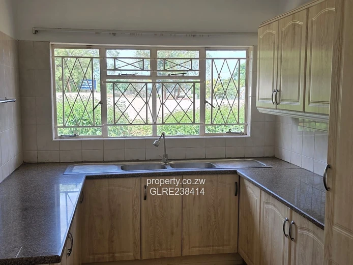 Spacious 5BR Borrowdale home — borehole & double garage