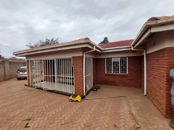 Dawnview Park 4 Bedroom House For Sale*
