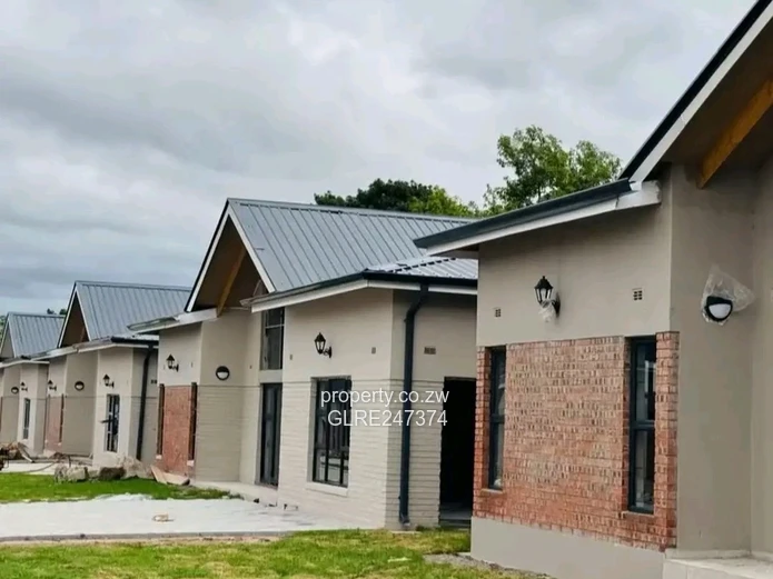 Spacious 3-Bed Apartment in Hatfield with Borehole