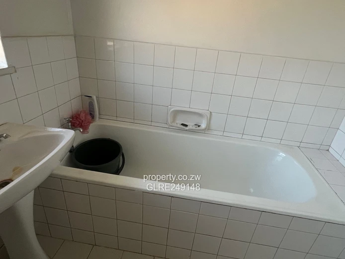 2-Bed Garden Flat in Greencroft, Harare West – Borehole