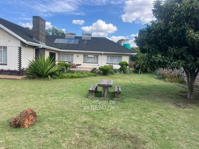 Eastlea 4-Bed Bungalow on 1700m² with Borehole & Lawn