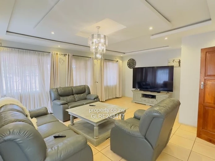 Spacious 4-Bed Walled Home in New Marlborough — Solar & Tank