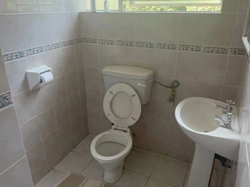 6 Bedroom House