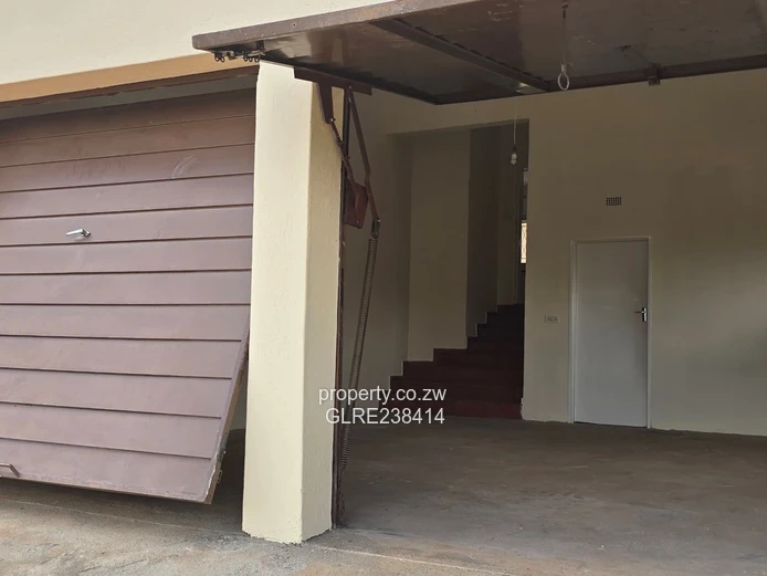 Spacious 5BR Borrowdale home — borehole & double garage
