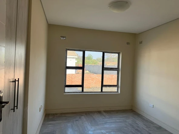 4 Bedroom Flat & Apartment