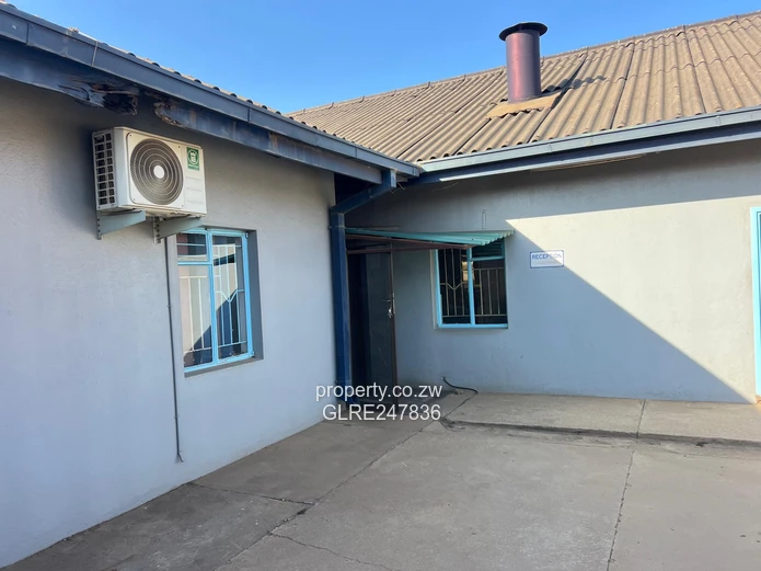 Willowvale Warehouse & Yard — 5,000 m² with Offices & Borehole