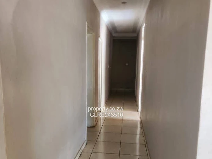 Marlborough 5-Bed Home with Spacious Garden & Borehole