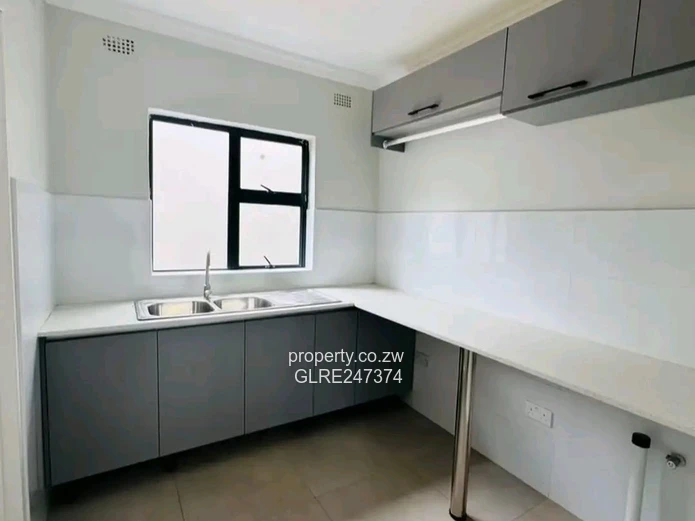 Spacious 3-Bed Apartment in Hatfield with Borehole