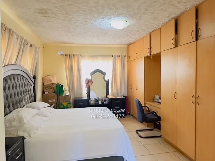 Spacious 4-Bed Walled Home in New Marlborough — Solar & Tank