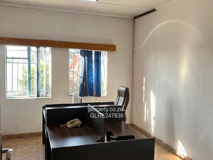 Willowvale Warehouse & Yard — 5,000 m² with Offices & Borehole