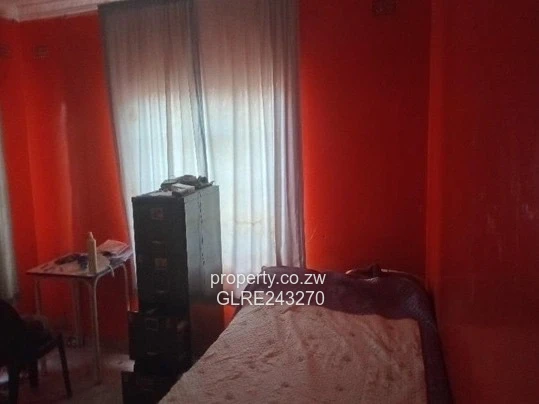 Secure Walled 3-Bed Home in Rydale Ridge - Garage, Verandah