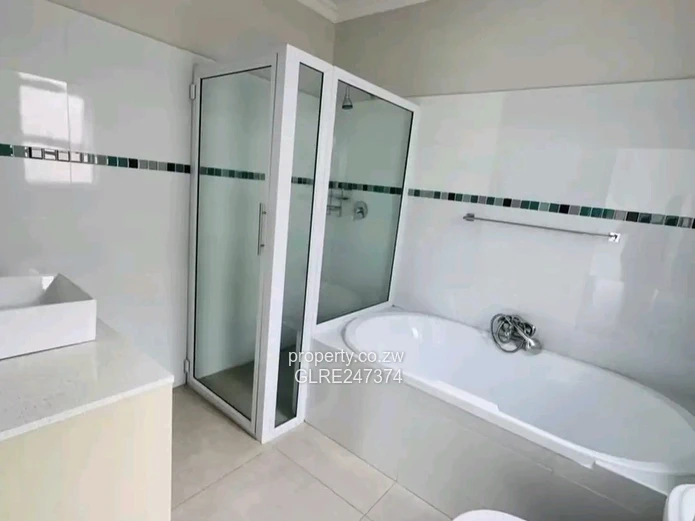 Spacious 3-Bed Apartment in Hatfield with Borehole