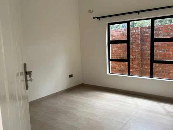 4 Bedroom Flat & Apartment