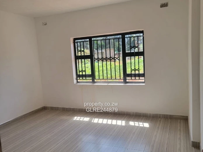 Bright open-plan 4-Bed home with borehole in Philadelphia