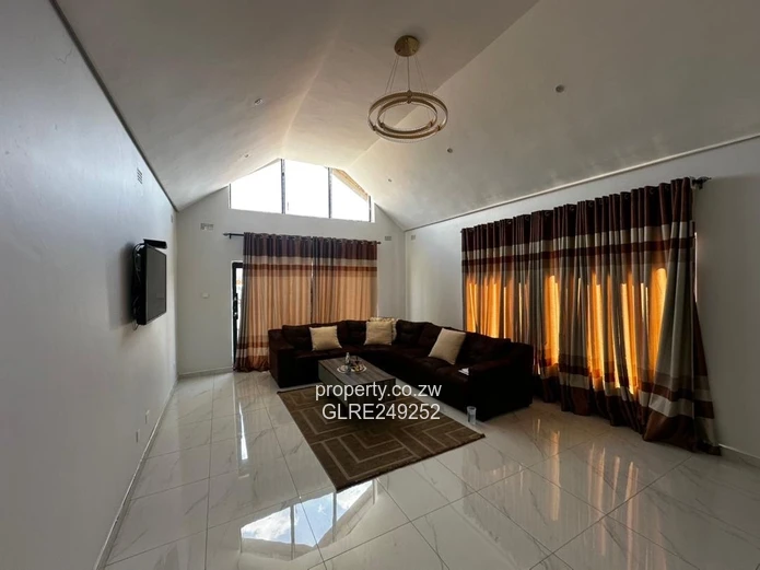 Spacious 4-Bed Home with Vaulted Lounge & Borehole — Nyeredzi Ridge