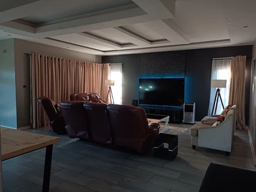 3 Bedroom Flat & Apartment