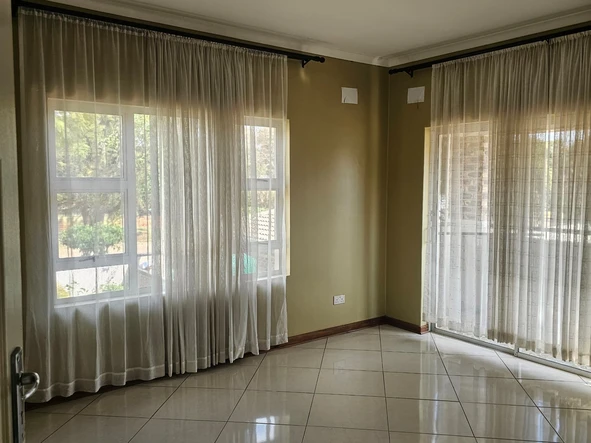 3 Bedroom Flat & Apartment