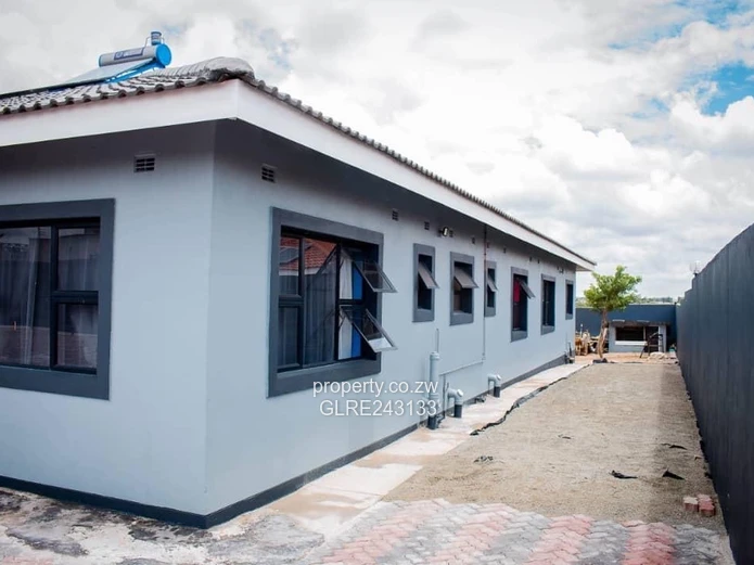 3-Bed Sunway City Home with Borehole & Solar Geyser