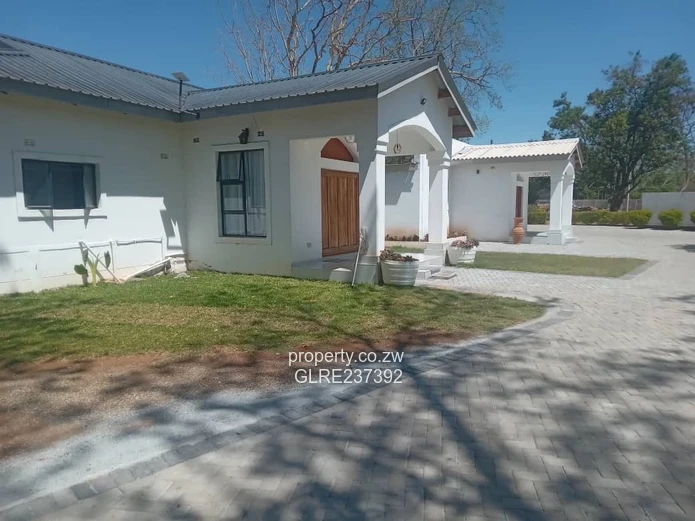 To Let Luxurious 3-Bedroom Cluster home for Rent