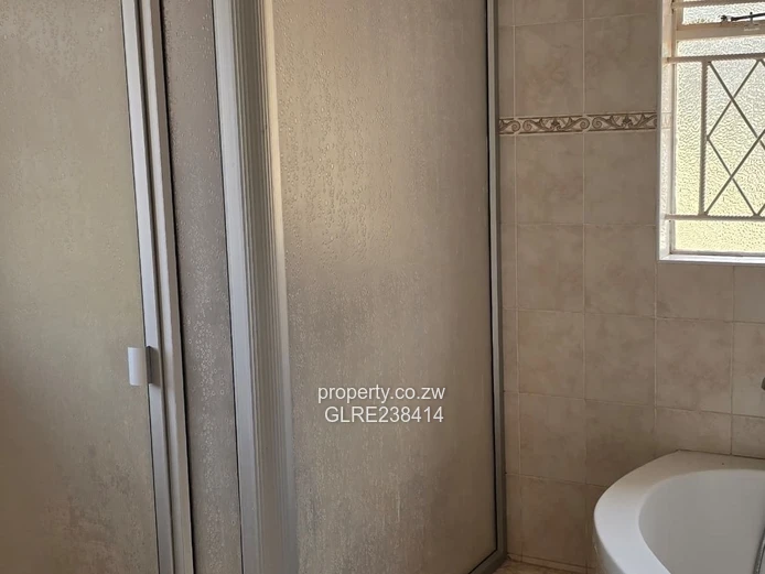 Spacious 5BR Borrowdale home — borehole & double garage