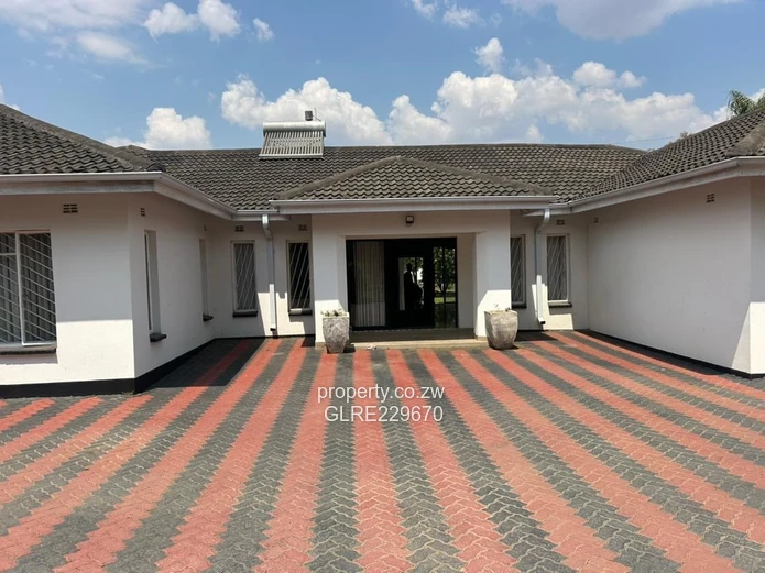 Luxury 4-Bedroom Residence - Highlands