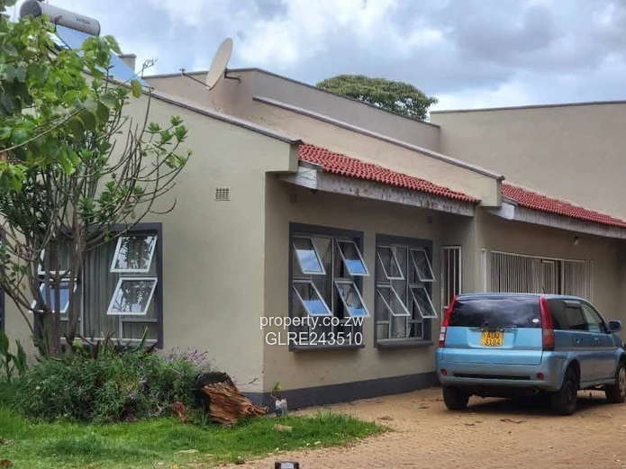 Marlborough 5-Bed Home with Spacious Garden & Borehole