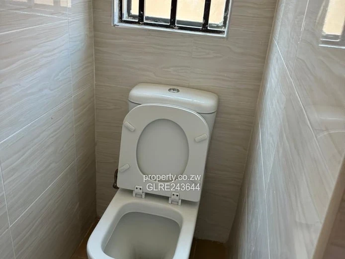 Mabelreign 5-Bed Brick Home — Secure, Borehole & Double Garage