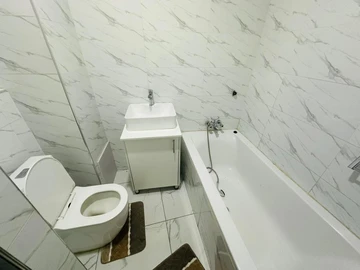 2 Bedroom Flat & Apartment