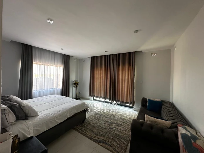 Spacious 4-Bed Home with Vaulted Lounge & Borehole — Nyeredzi Ridge