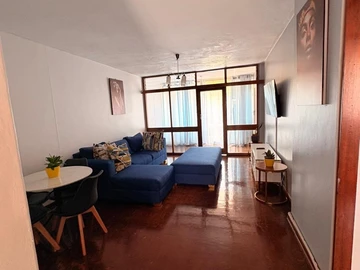 2 Bedroom Flat & Apartment