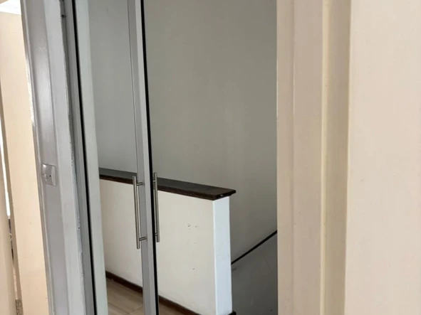 2 Bedroom Flat & Apartment